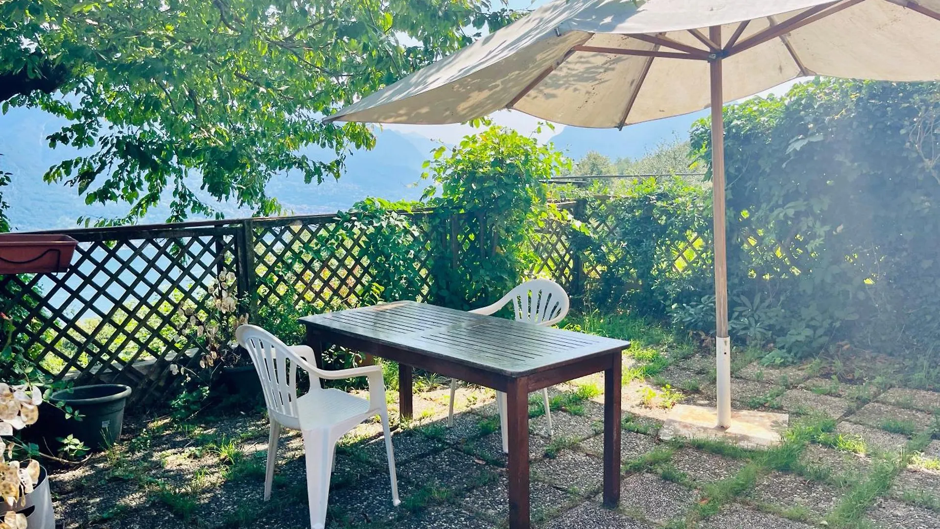 Casa Con Giardino E Vista Lago Civenna 0*,